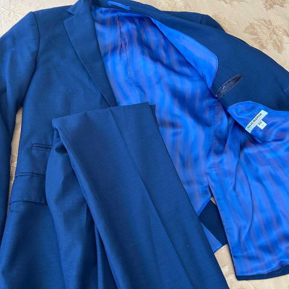 Isaac Mizrahi Men's Navy Blue Suit